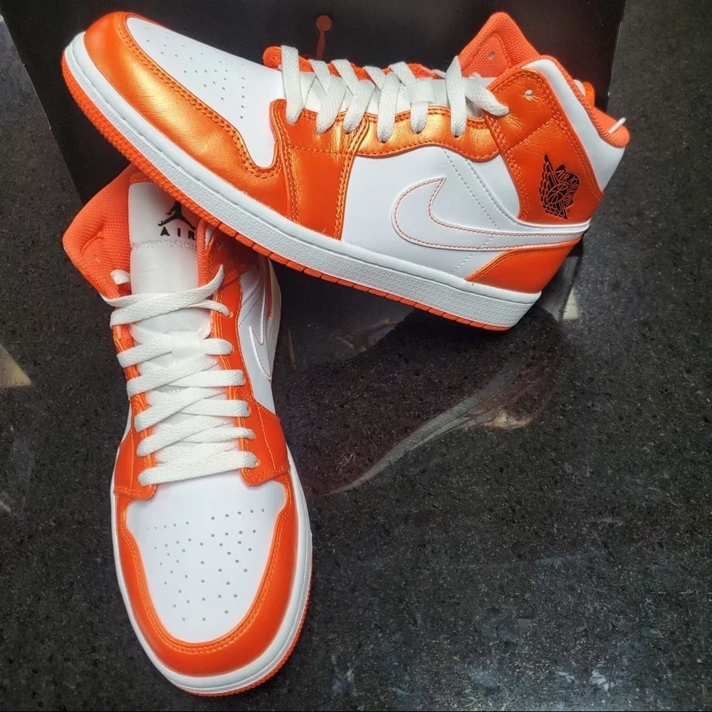 Sz Various The Air Jordan 1 Mid Is Coming In “Metallic Orange”